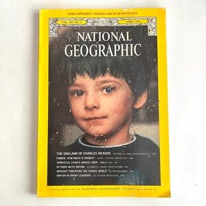 1972 National Geographic April 1972 Issue Vol 145, No 4. And a MAP! Super!
